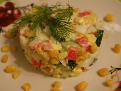 Салат «Легкий» с крабовыми палочками