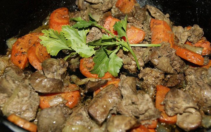 Жареная печень с овощами