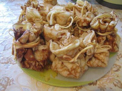 Блинные мешочки с фаршем